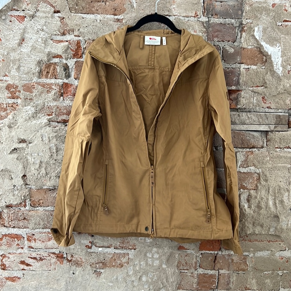 Almost Brand New Fjallraven Stina rain jacket size medium